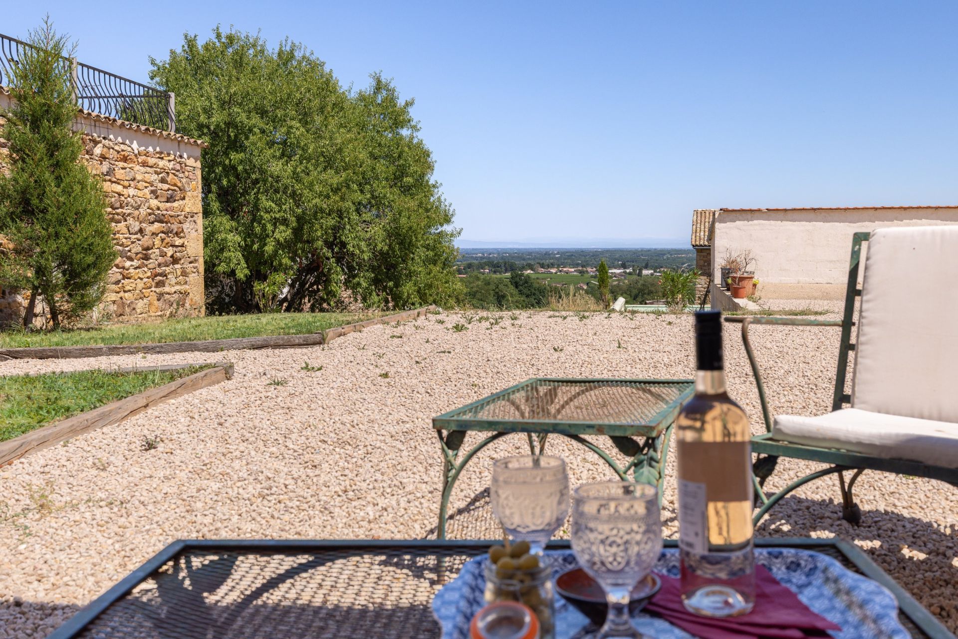 house 19 Rooms for sale on ST AMOUR BELLEVUE (71570)