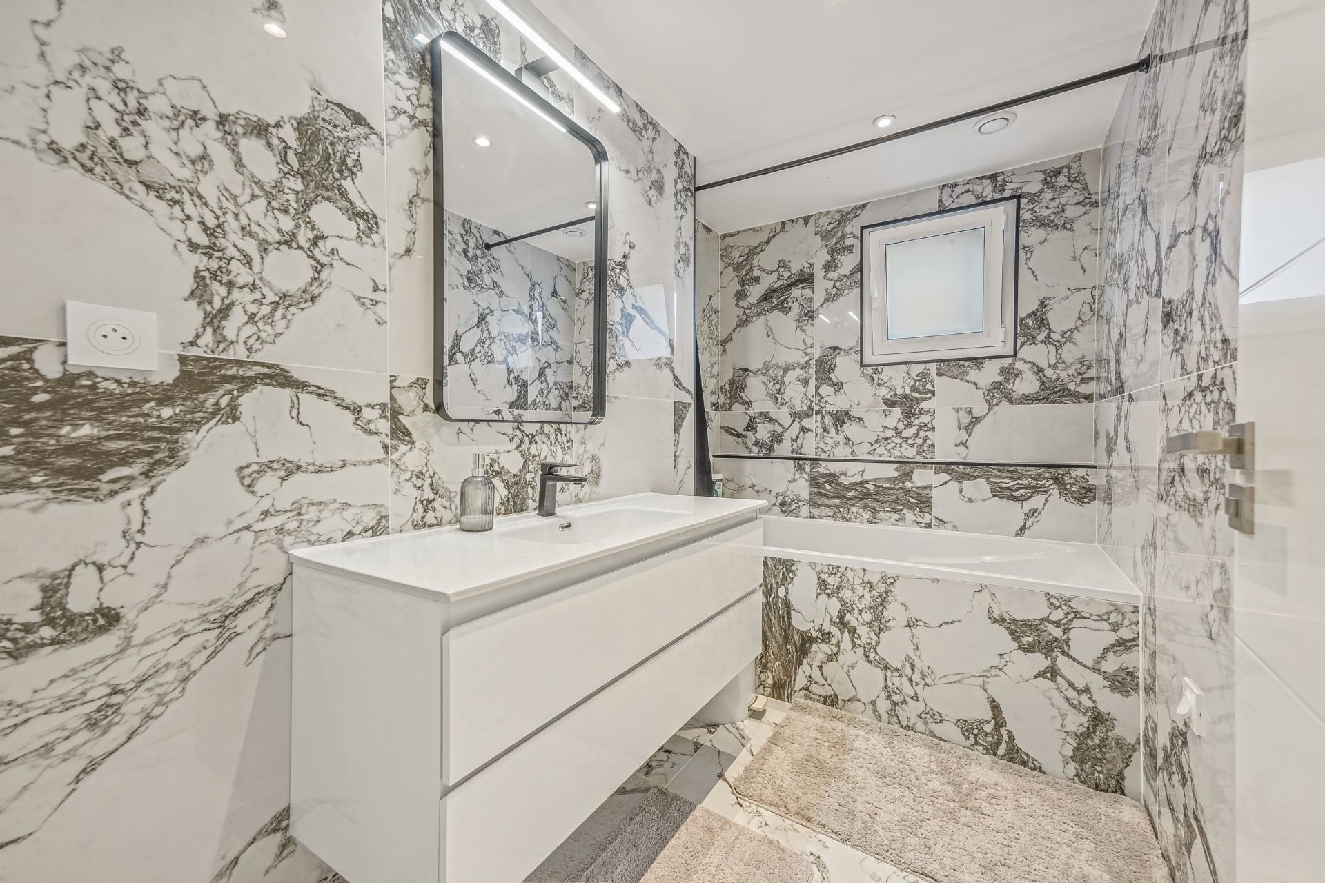 maison 8 Pièces en vente sur PREVESSIN MOENS (01280)