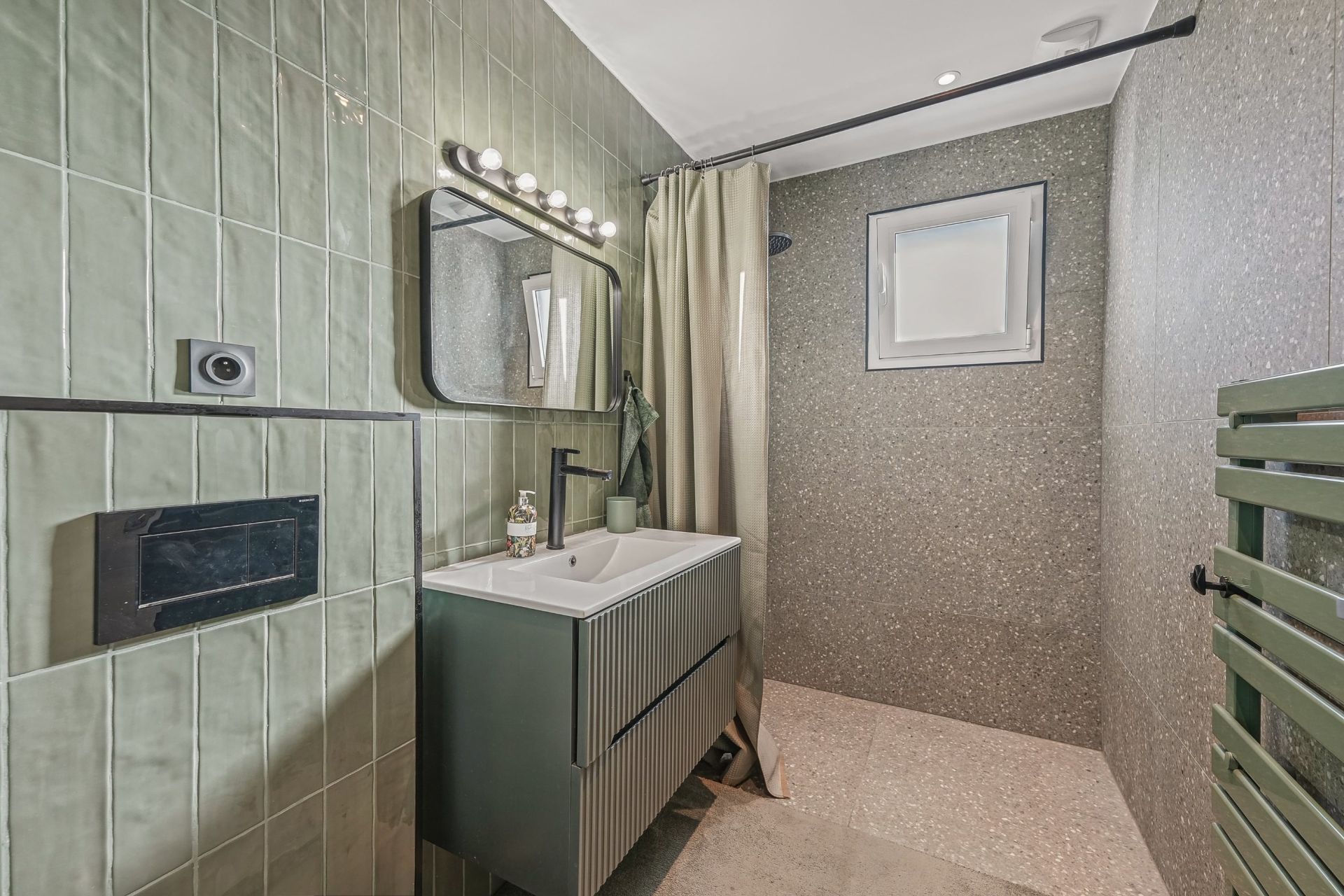 maison 8 Pièces en vente sur PREVESSIN MOENS (01280)